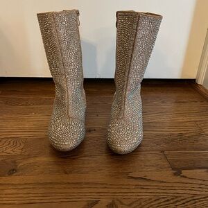 Girls size 3 Rhinestone boots.